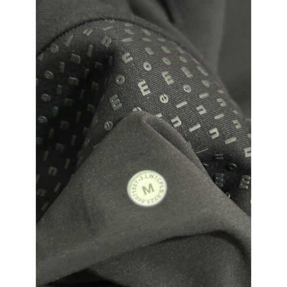 Lululemon Embossed Panel HR Short 4” Textured Logo Size M Black BLK 56761. - Picture 9 of 9